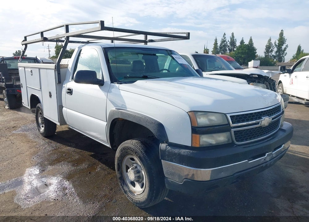 2007 CHEVROLET SILVERADO 2500HD CLASSIC WORK TRUCK VIN: 1GCHC24U27E116235