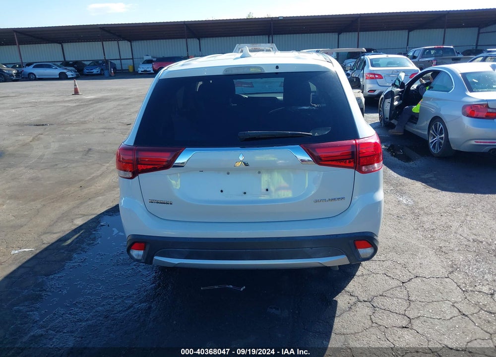 2018 MITSUBISHI OUTLANDER ES VIN: JA4AD2A3XJZ053731