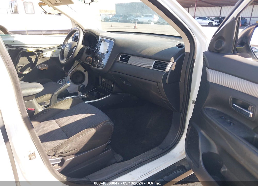 2018 MITSUBISHI OUTLANDER ES VIN: JA4AD2A3XJZ053731