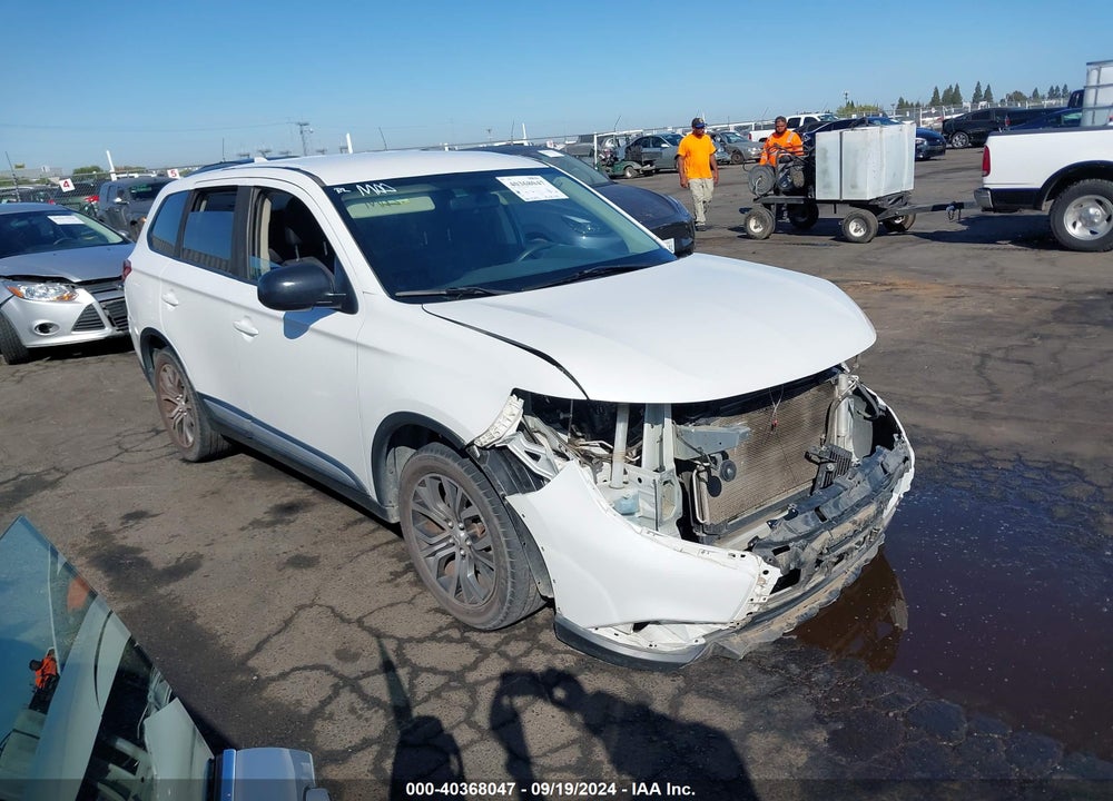 2018 MITSUBISHI OUTLANDER ES VIN: JA4AD2A3XJZ053731