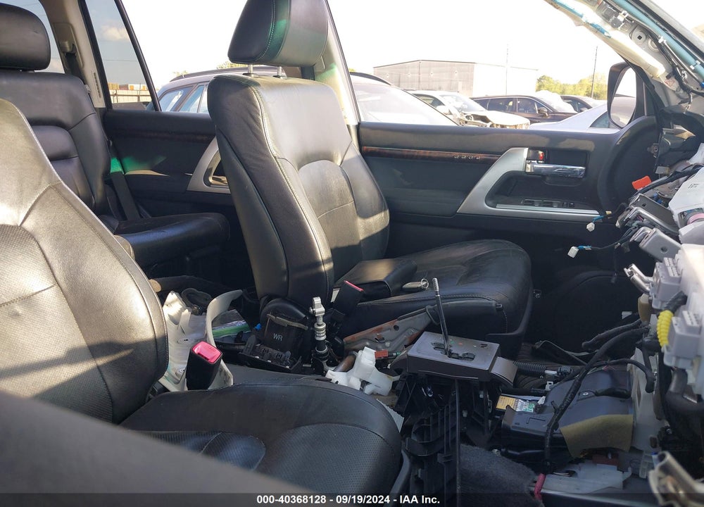 2013 TOYOTA LAND CRUISER V8 VIN: JTMHY7AJ8D4010950