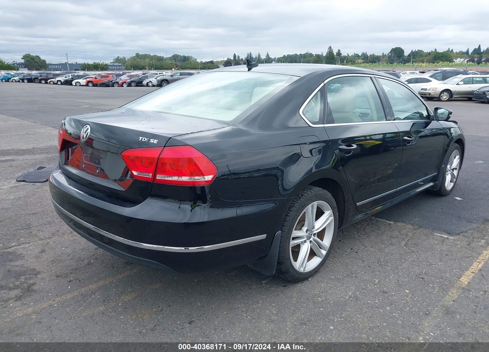 2015 VOLKSWAGEN PASSAT 2.0L TDI SE VIN: 1VWBV7A31FC117862