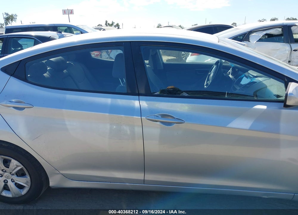 2016 HYUNDAI ELANTRA SE VIN: 5NPDH4AE5GH696721