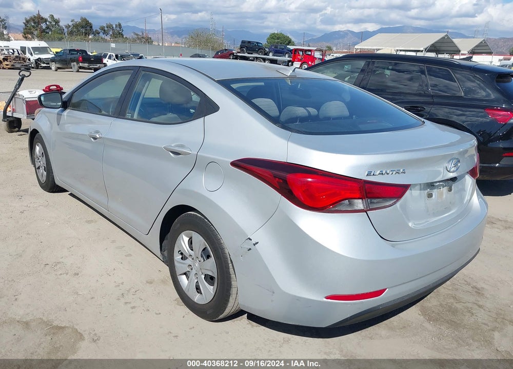 2016 HYUNDAI ELANTRA SE VIN: 5NPDH4AE5GH696721