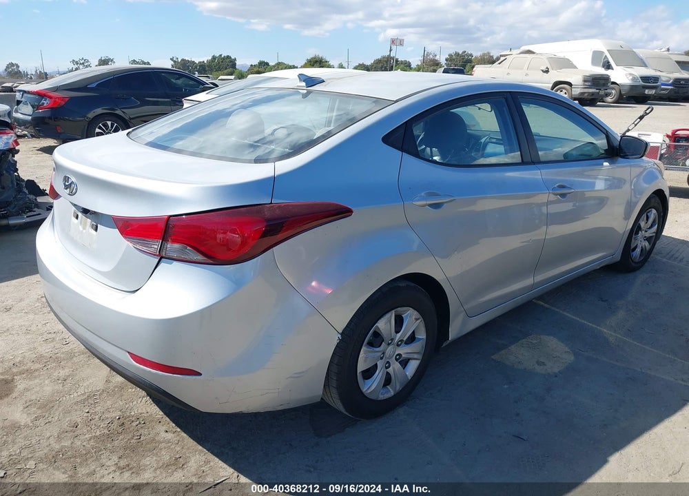 2016 HYUNDAI ELANTRA SE VIN: 5NPDH4AE5GH696721
