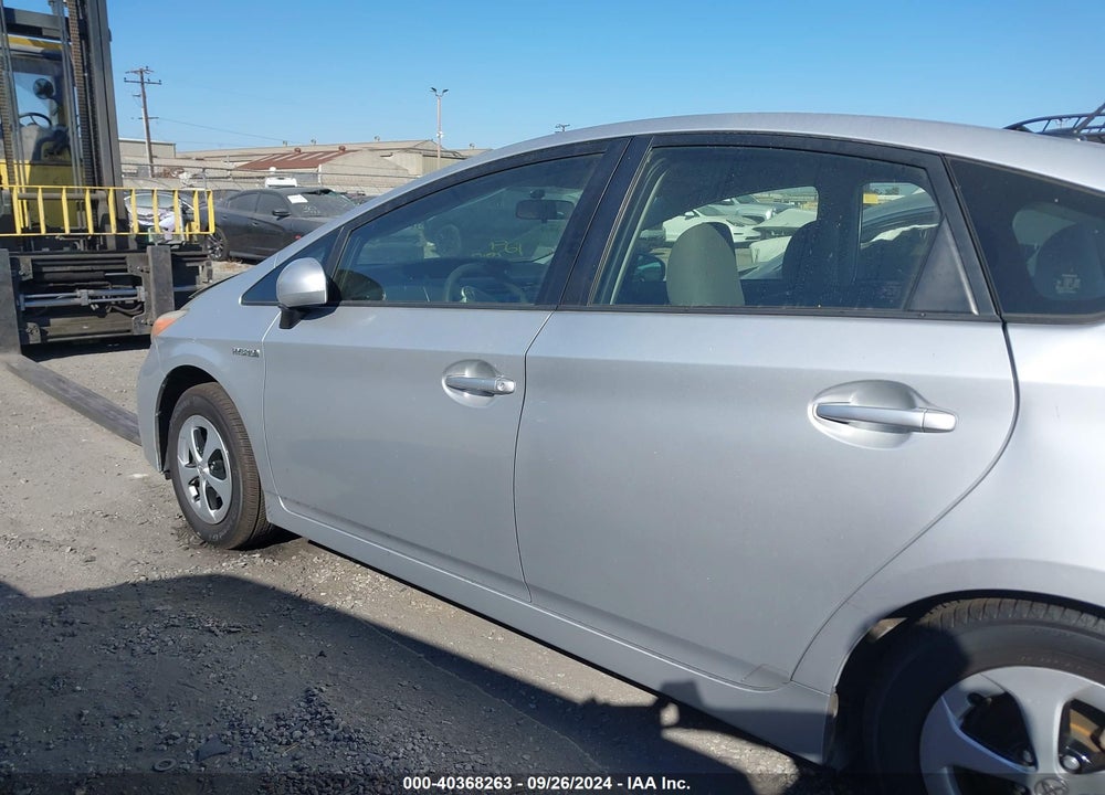 2013 TOYOTA PRIUS THREE VIN: JTDKN3DU3D0337423