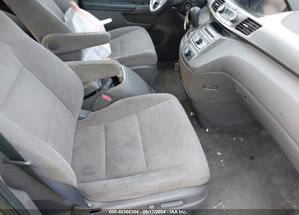 2016 HONDA ODYSSEY LX VIN: 5FNRL5H2XGB102015