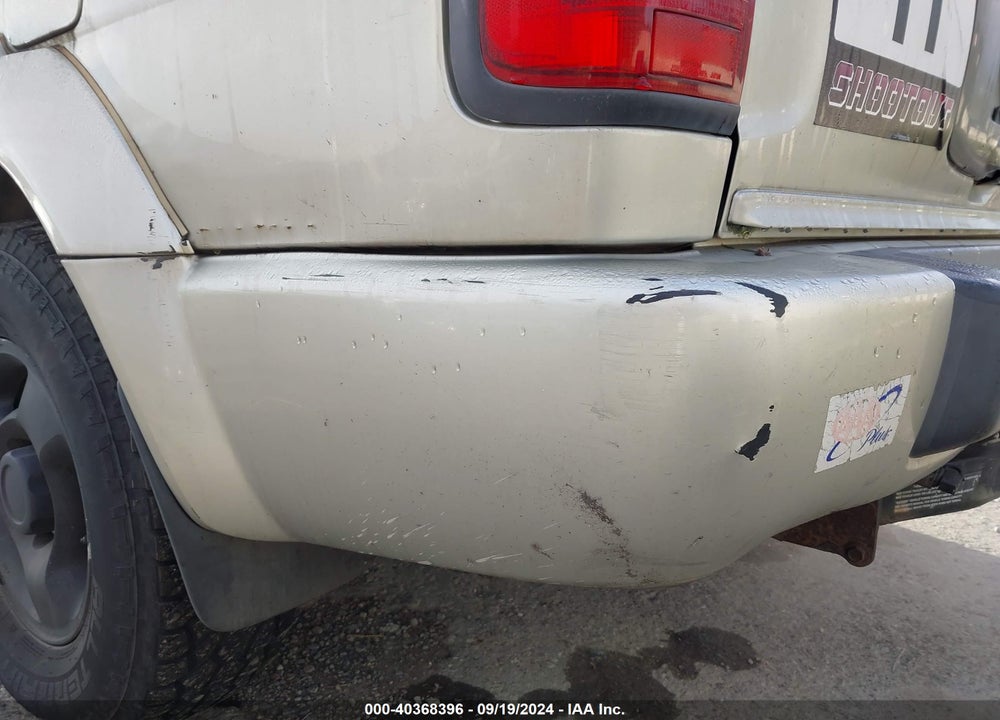1998 INFINITI QX4 VIN: JNRAR05Y6WW034734