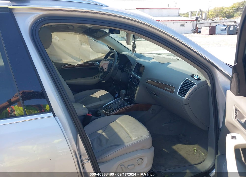 2010 AUDI Q5 3.2 PREMIUM VIN: WA1LKAFP9AA106082