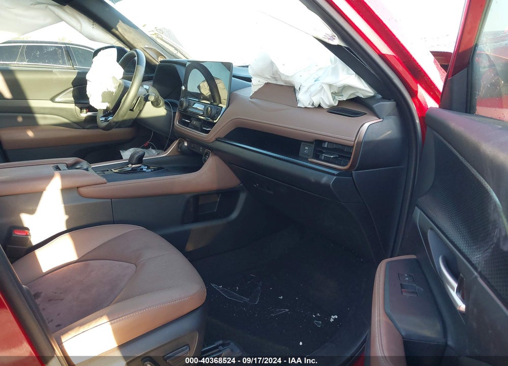 2024 TOYOTA GRAND HIGHLANDER HYBRID PLATINUM MAX VIN: 5TDADAB50RS004695