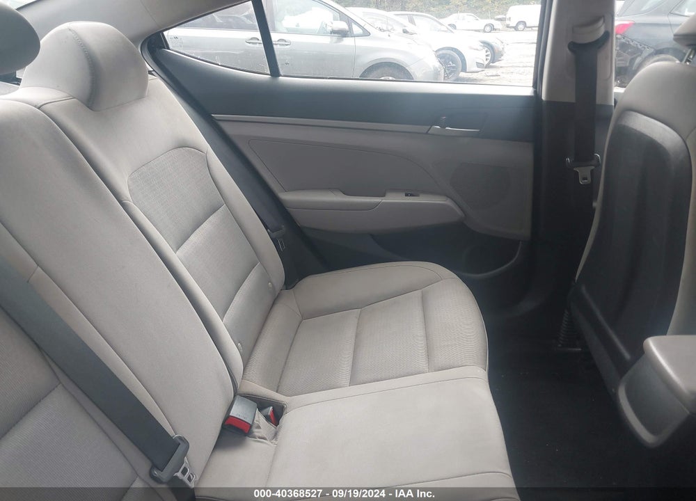 2018 HYUNDAI ELANTRA SE VIN: KMHD74LF4JU442645