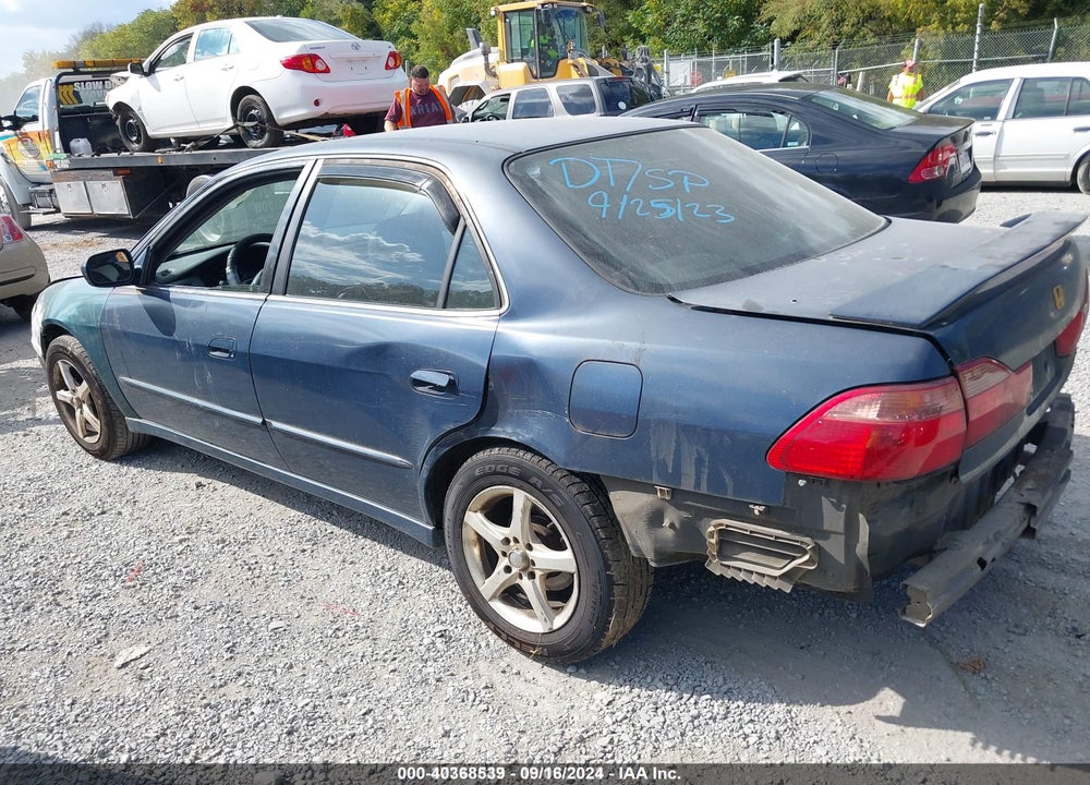 1999 HONDA ACCORD EX VIN: 1HGCG5657XA059402
