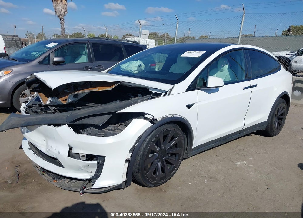 2022 TESLA MODEL X PLAID TRI MOTOR ALL-WHEEL DRIVE VIN: 7SAXCBE63NF333142