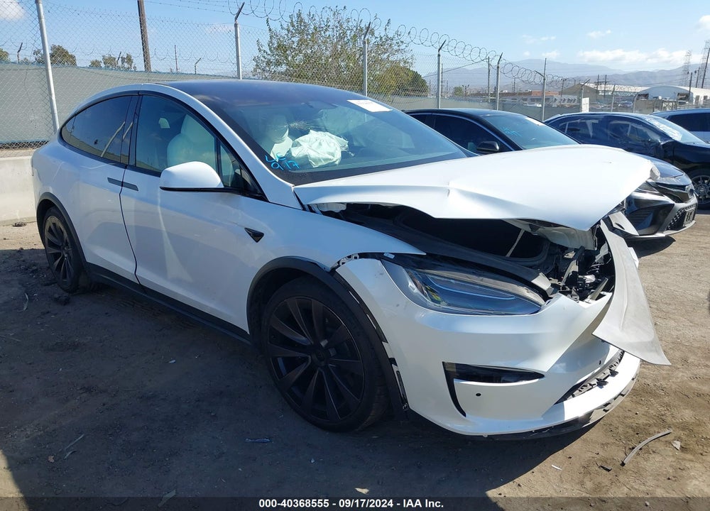 2022 TESLA MODEL X PLAID TRI MOTOR ALL-WHEEL DRIVE VIN: 7SAXCBE63NF333142