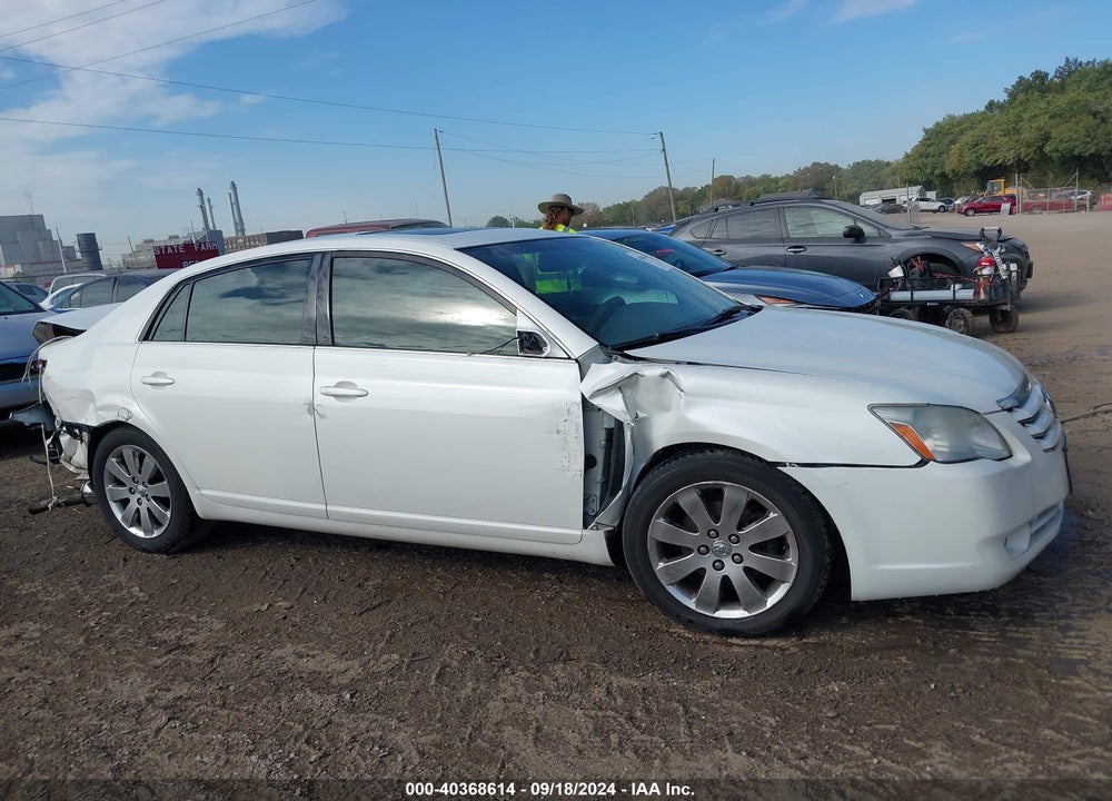 2005 TOYOTA AVALON XLS VIN: 4T1BK36BX5U010205
