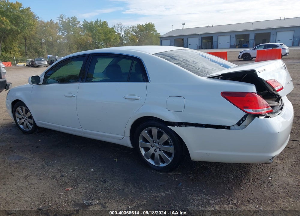 2005 TOYOTA AVALON XLS VIN: 4T1BK36BX5U010205