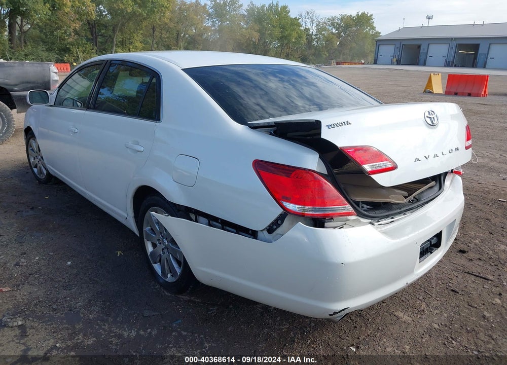 2005 TOYOTA AVALON XLS VIN: 4T1BK36BX5U010205