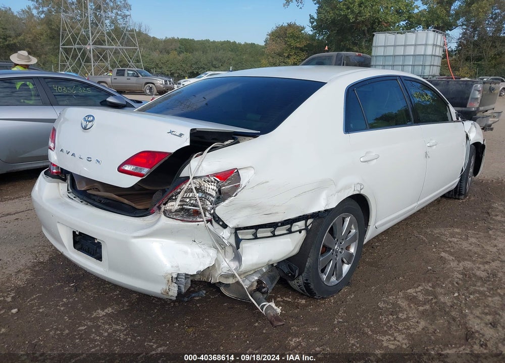 2005 TOYOTA AVALON XLS VIN: 4T1BK36BX5U010205