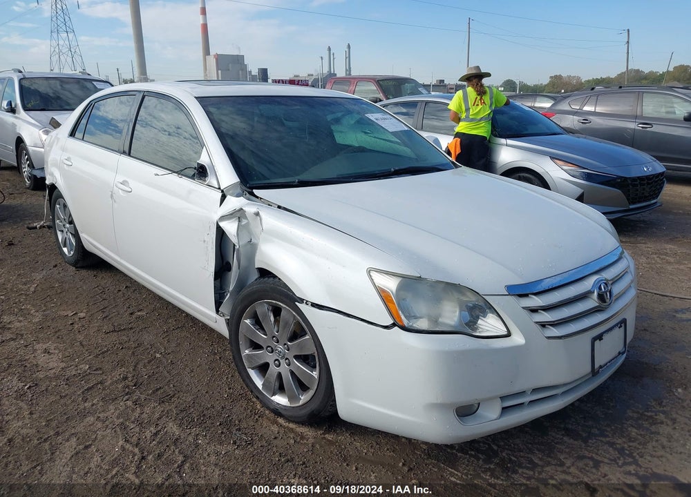 2005 TOYOTA AVALON XLS VIN: 4T1BK36BX5U010205
