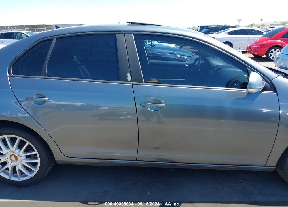2008 VOLKSWAGEN JETTA WOLFSBURG EDITION VIN: 3VWRJ71K98M164057