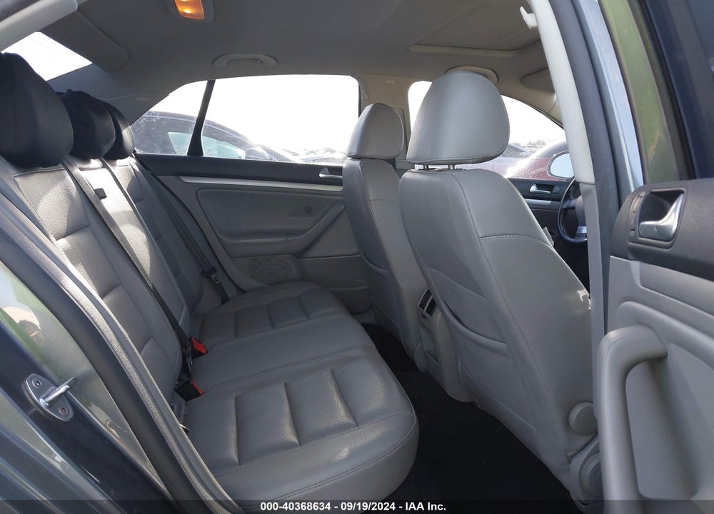 2008 VOLKSWAGEN JETTA WOLFSBURG EDITION VIN: 3VWRJ71K98M164057