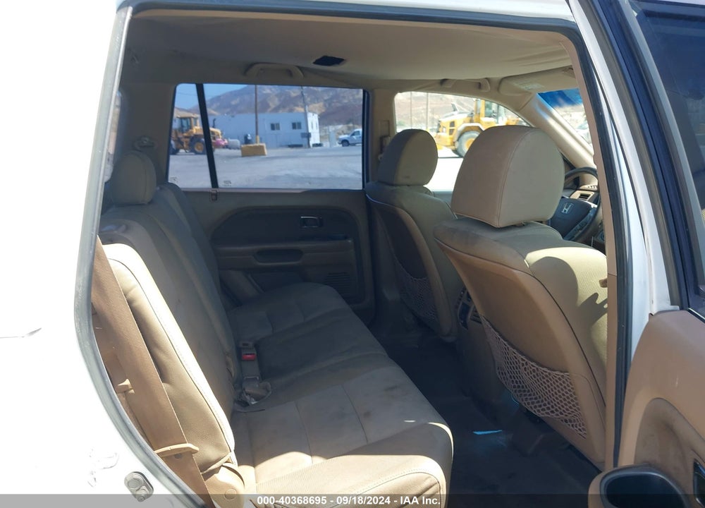 2007 HONDA PILOT LX VIN: 5FNYF28107B027320