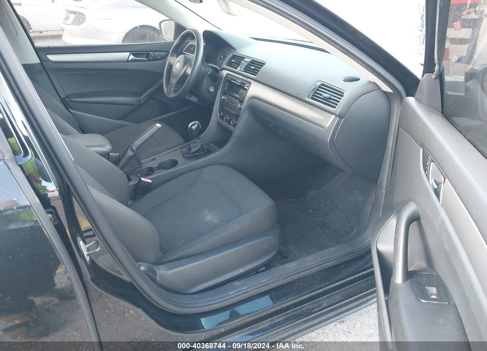 2013 VOLKSWAGEN PASSAT 2.5L S VIN: 1VWAP7A32DC053088