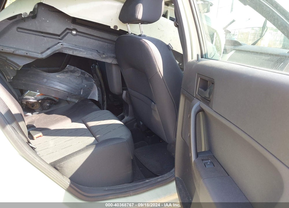 2011 FORD FOCUS SE VIN: 1FAHP3FN3BW161788