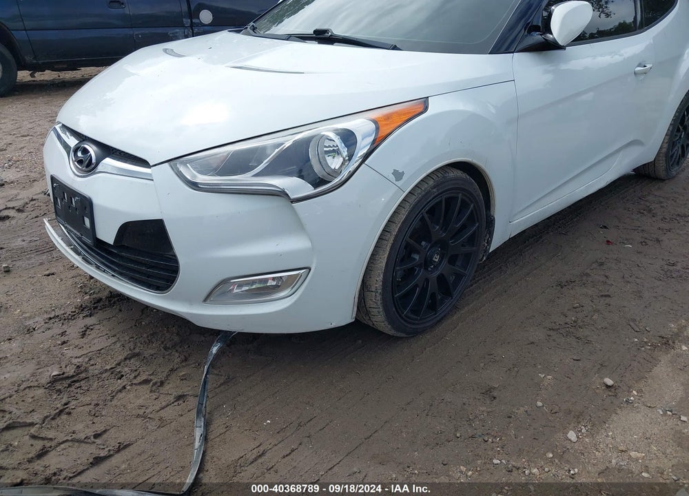2013 HYUNDAI VELOSTER BASE W/GRAY VIN: KMHTC6AD4DU110004