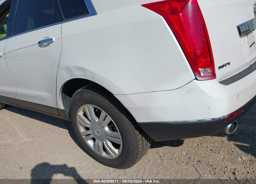 2011 CADILLAC SRX LUXURY COLLECTION VIN: 3GYFNAEY2BS568871