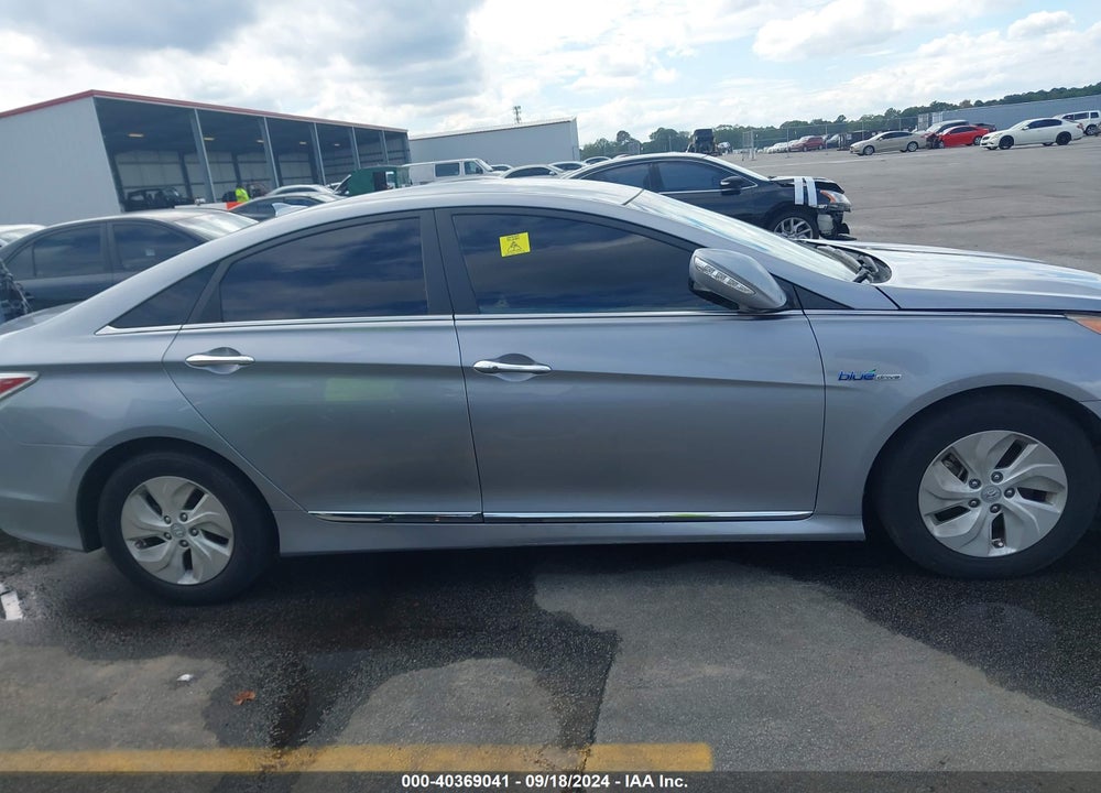 2015 HYUNDAI SONATA HYBRID VIN: KMHEC4A43FA134392