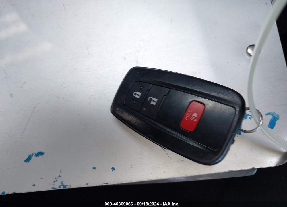 2019 TOYOTA RAV4 XLE VIN: 2T3W1RFV7KW029802