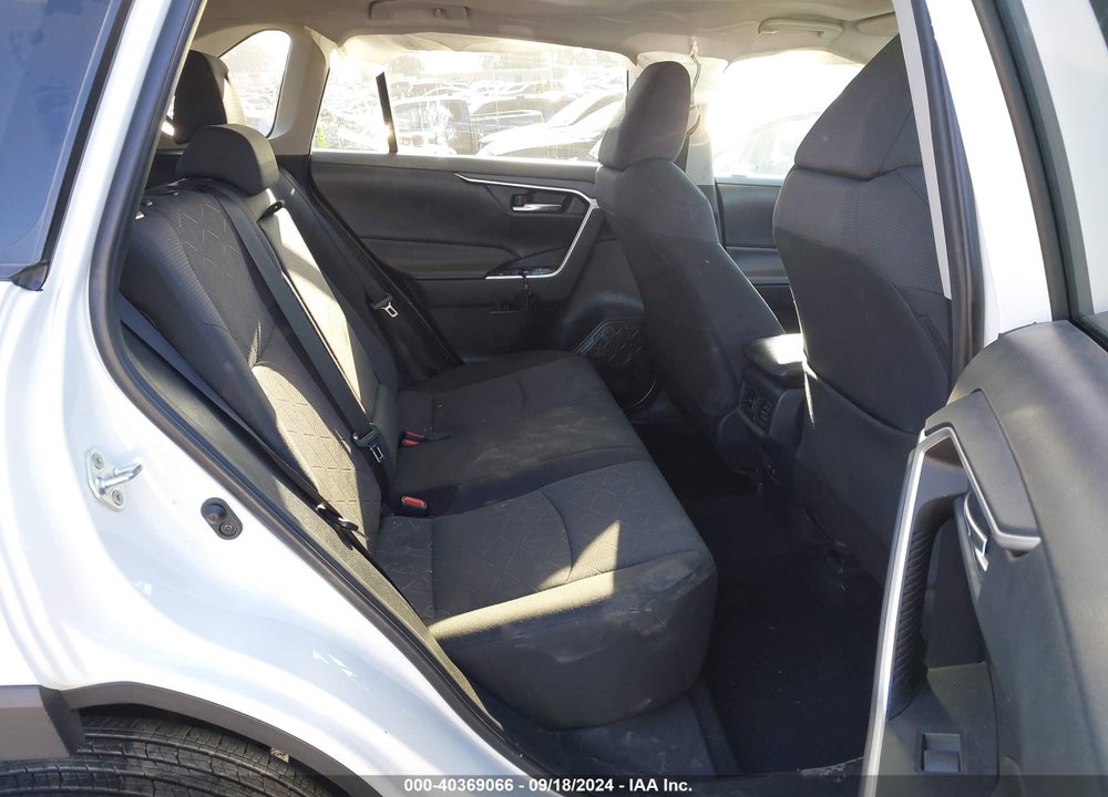 2019 TOYOTA RAV4 XLE VIN: 2T3W1RFV7KW029802