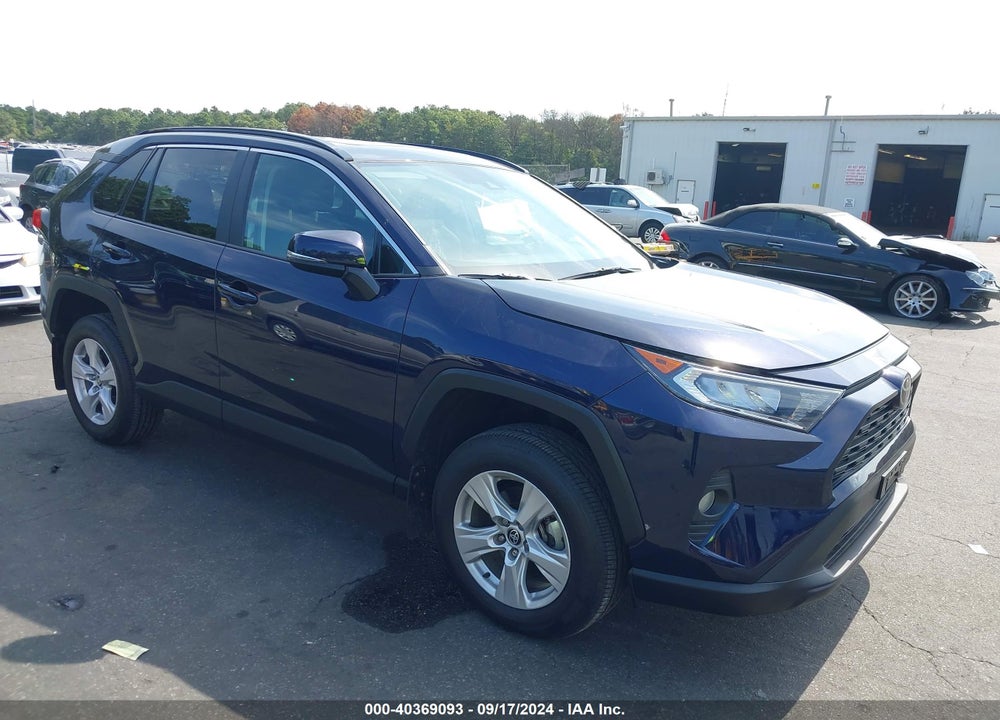 2021 TOYOTA RAV4 XLE VIN: 2T3P1RFV9MW215073