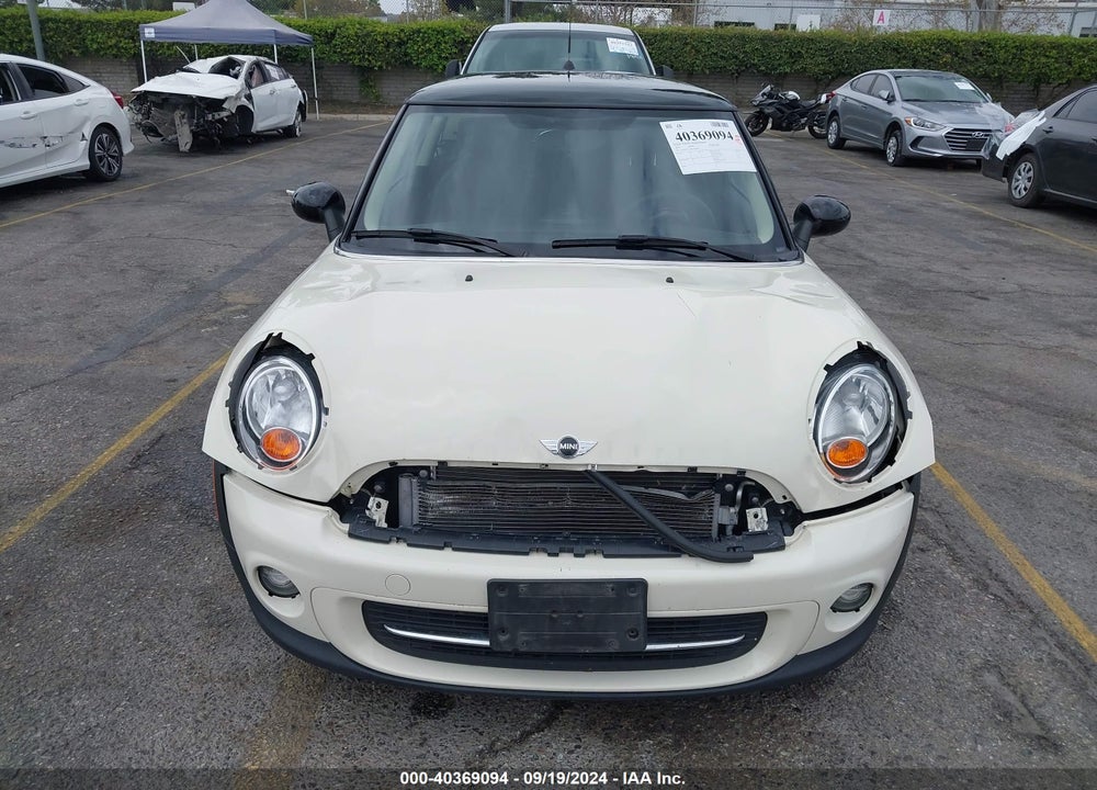 2013 MINI HARDTOP COOPER VIN: WMWSU3C5XDT688497