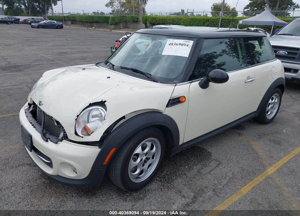 2013 MINI HARDTOP COOPER VIN: WMWSU3C5XDT688497