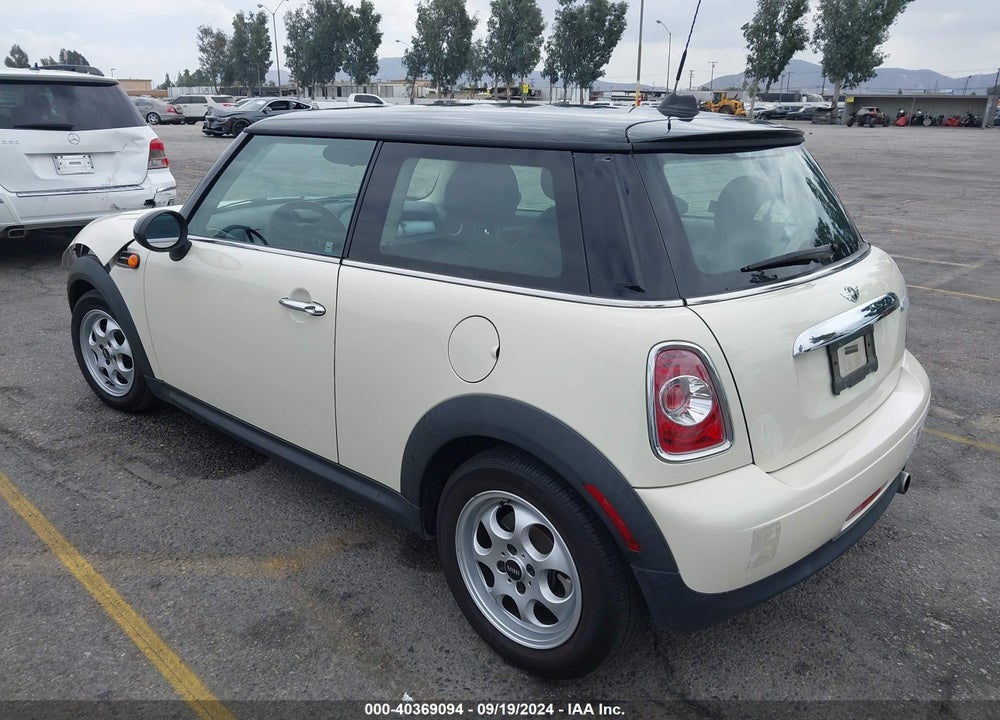 2013 MINI HARDTOP COOPER VIN: WMWSU3C5XDT688497