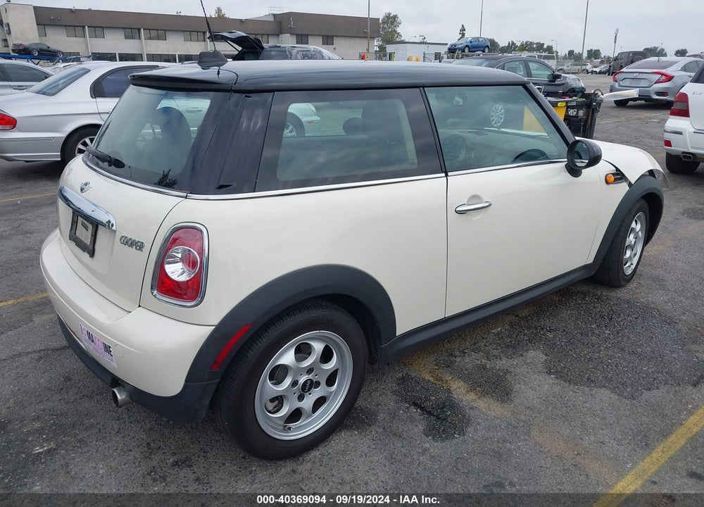 2013 MINI HARDTOP COOPER VIN: WMWSU3C5XDT688497