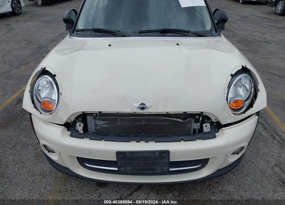 2013 MINI HARDTOP COOPER VIN: WMWSU3C5XDT688497