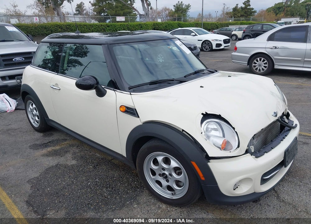 2013 MINI HARDTOP COOPER VIN: WMWSU3C5XDT688497