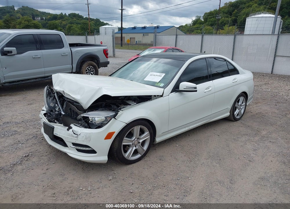 2011 MERCEDES-BENZ C 300 LUXURY 4MATIC/SPORT 4MATIC VIN: WDDGF8BB6BR172709