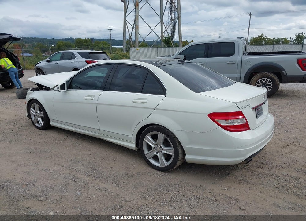 2011 MERCEDES-BENZ C 300 LUXURY 4MATIC/SPORT 4MATIC VIN: WDDGF8BB6BR172709