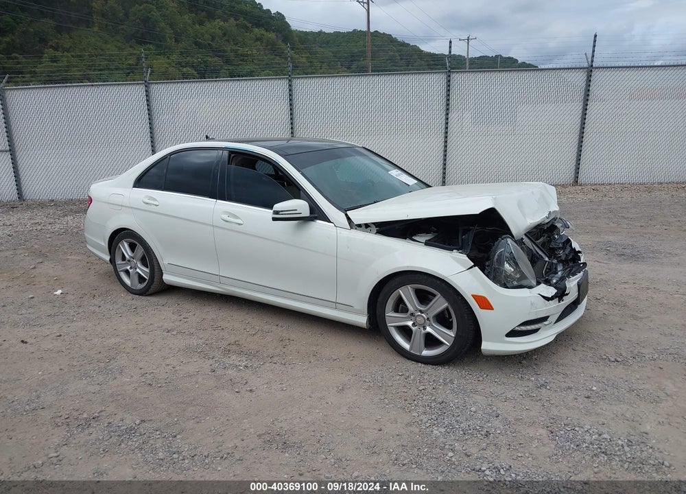 2011 MERCEDES-BENZ C 300 LUXURY 4MATIC/SPORT 4MATIC VIN: WDDGF8BB6BR172709