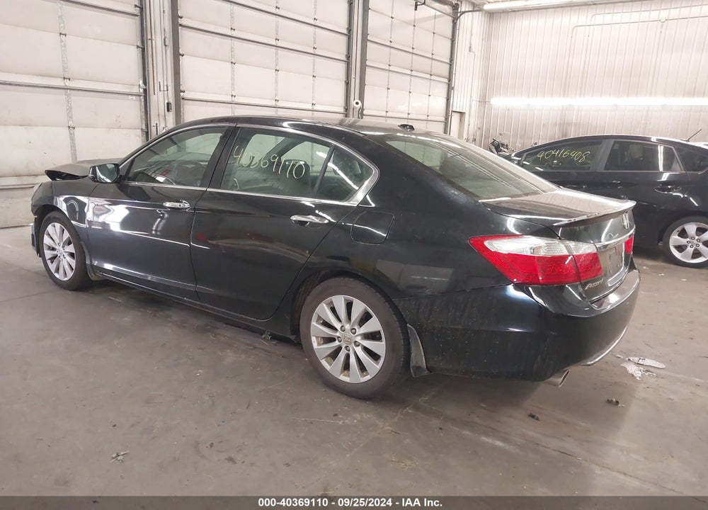 2015 HONDA ACCORD VIN: 1HGCR3F83FA021334