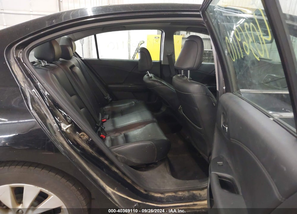 2015 HONDA ACCORD VIN: 1HGCR3F83FA021334
