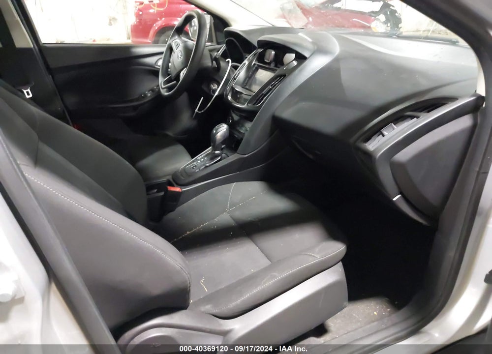 2015 FORD FOCUS SE VIN: 1FADP3K23FL222879