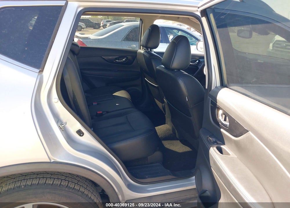 2018 NISSAN ROGUE SL VIN: 5N1AT2MVXJC824726