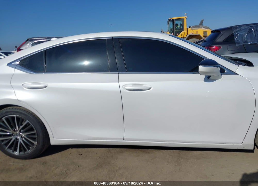 2024 LEXUS ES VIN: 58ADA1C18RU051507