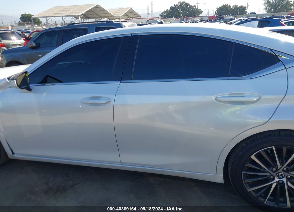 2024 LEXUS ES VIN: 58ADA1C18RU051507