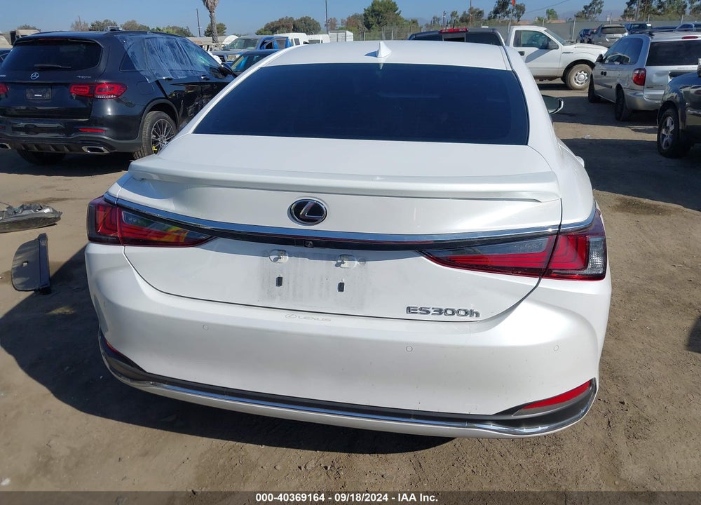 2024 LEXUS ES VIN: 58ADA1C18RU051507
